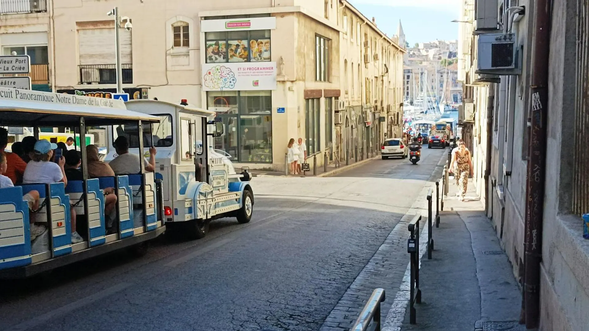 Le Cocon Du Vieux Port - Studio Neuf Tout Confort En Plein Centre Ville - Place Aux Huiles Marseille 0*,  France